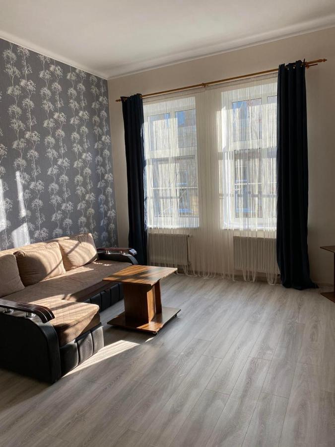 2 Bedroom Apartment On Tomashivskogo Street 7 Lviv Extérieur photo