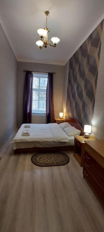 2 Bedroom Apartment On Tomashivskogo Street 7 Lviv Extérieur photo